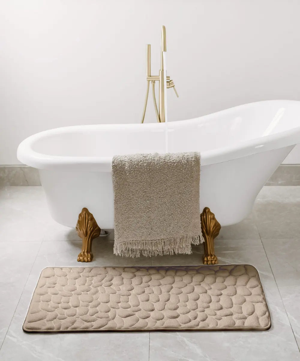 Massaging and non-slip bath mat for ultimate comfort 