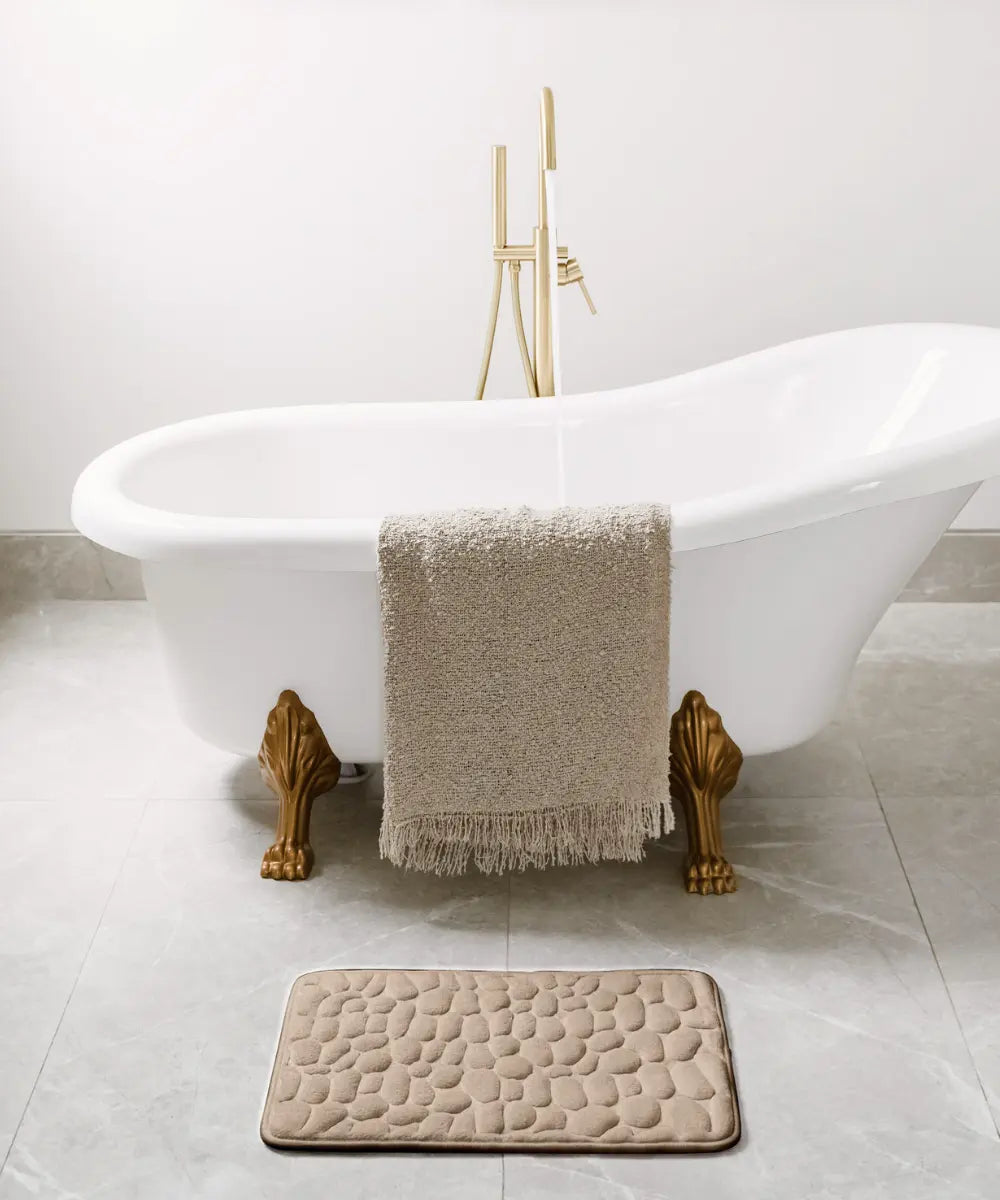 Massaging and non-slip bath mat for ultimate comfort 