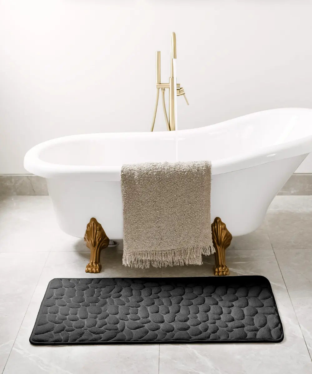 Massaging and non-slip bath mat for ultimate comfort 