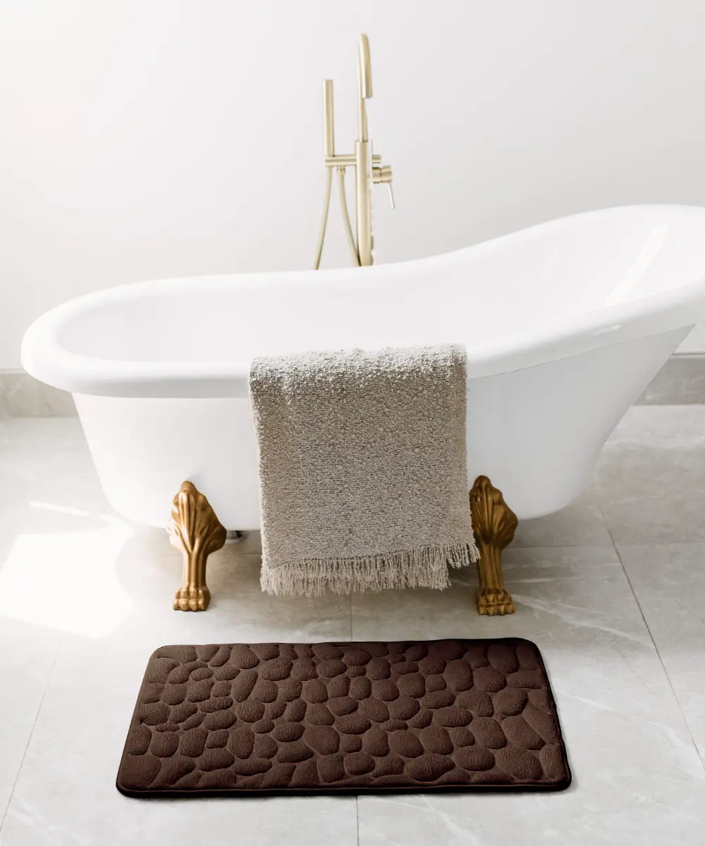 Massaging and non-slip bath mat for ultimate comfort 