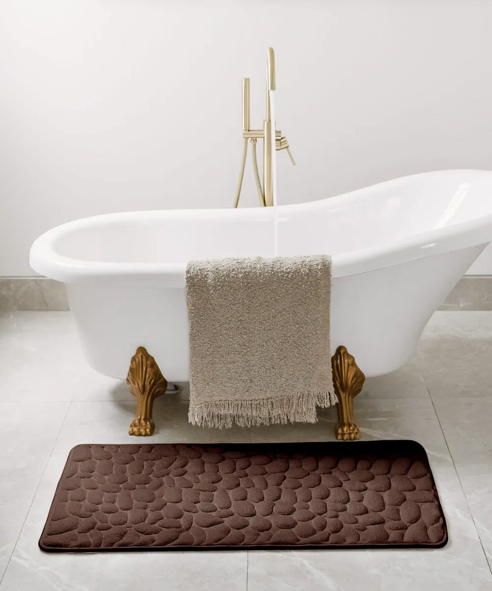 Massaging and non-slip bath mat for ultimate comfort 