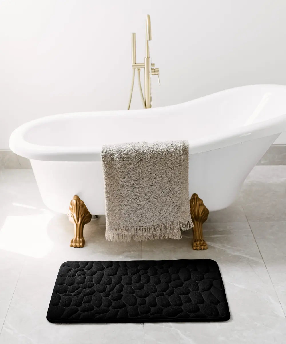 Massaging and non-slip bath mat for ultimate comfort 