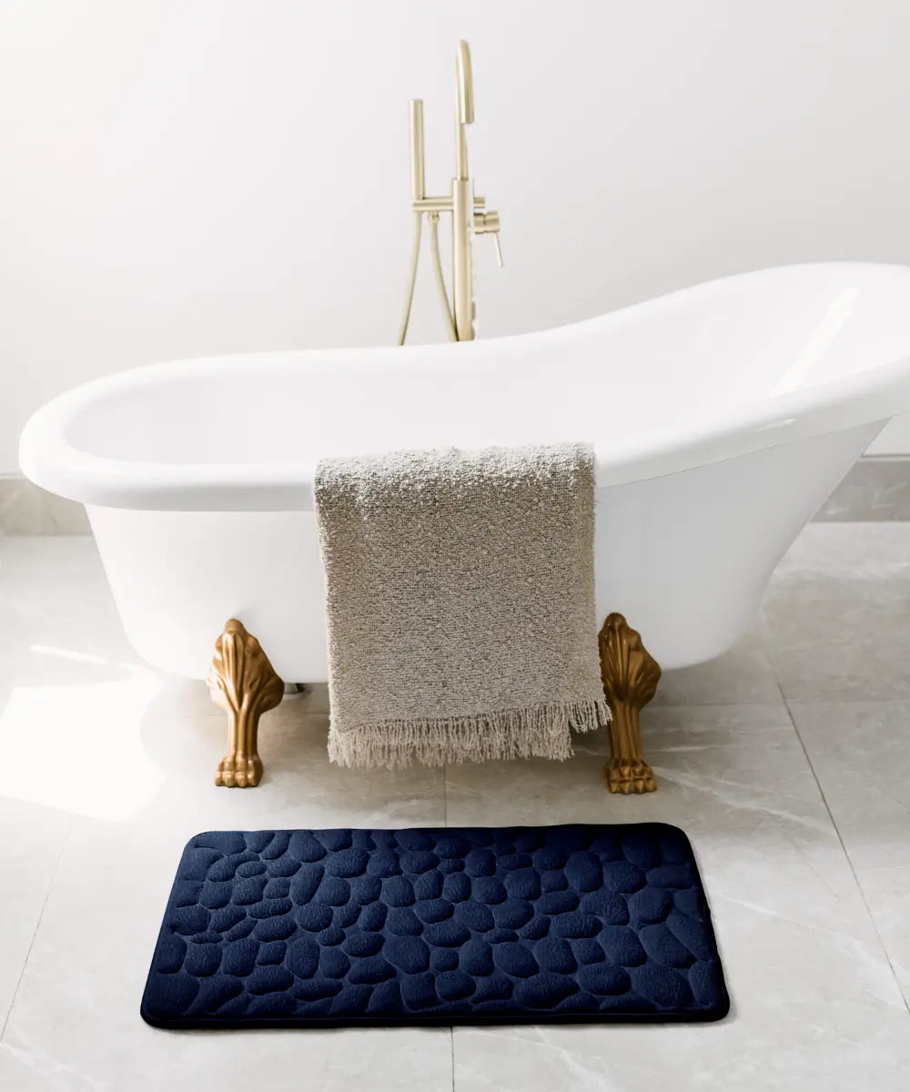 Massaging and non-slip bath mat for ultimate comfort 