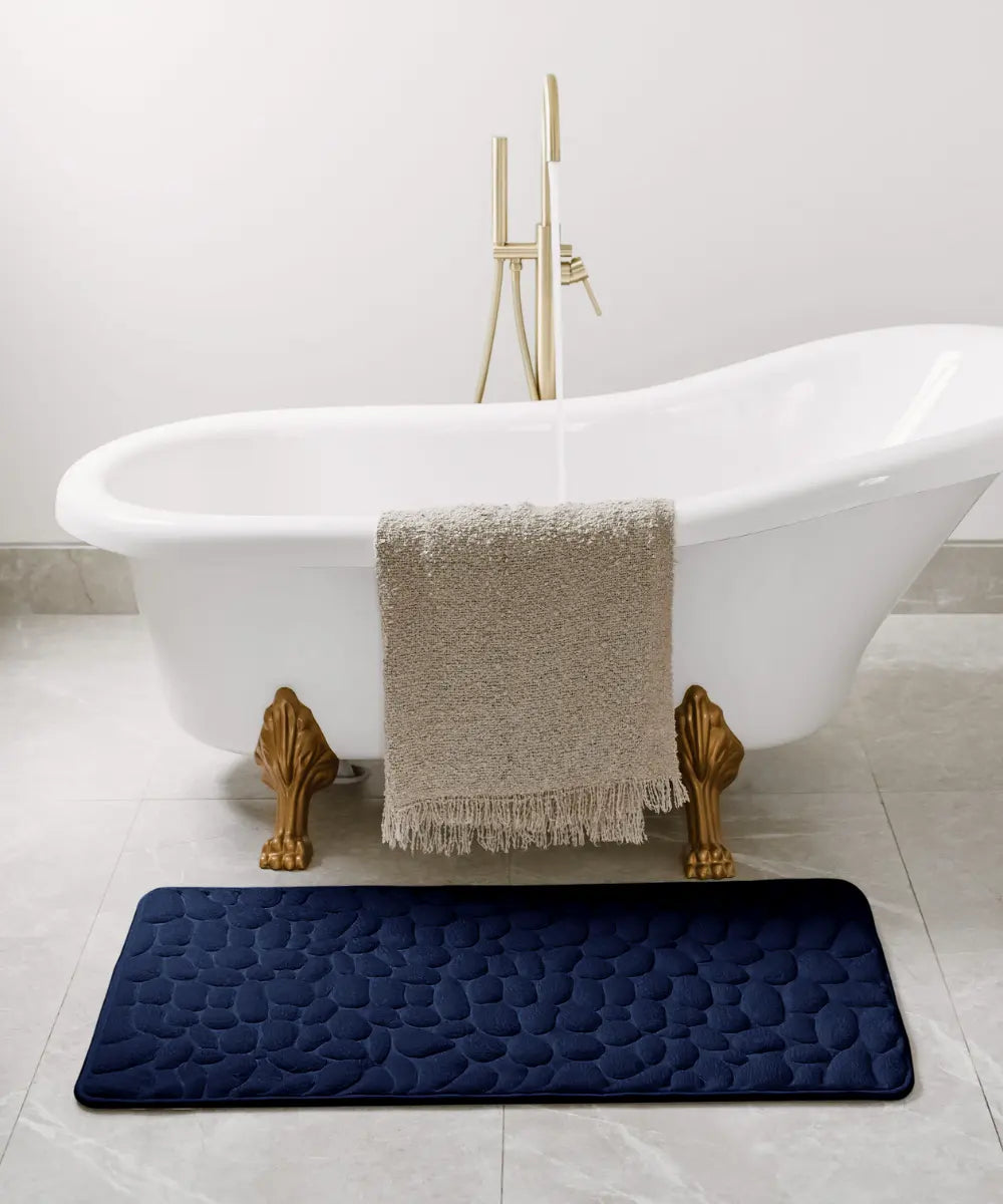 Massaging and non-slip bath mat for ultimate comfort 